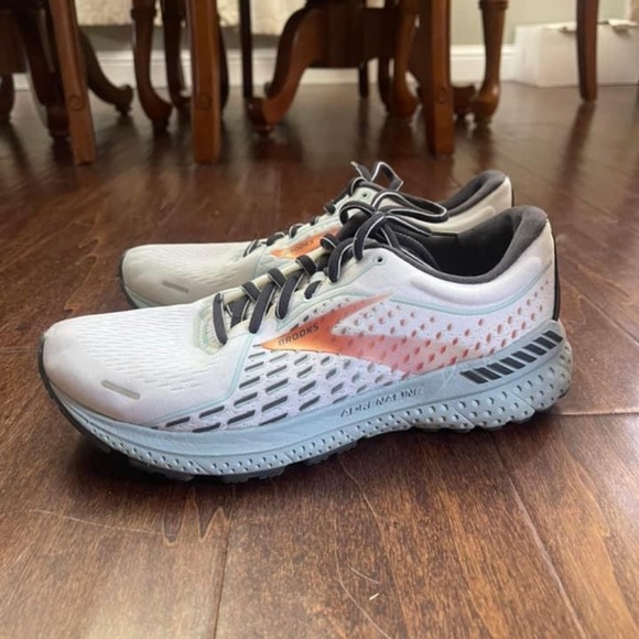 Brooks!! - Picture 1 of 1